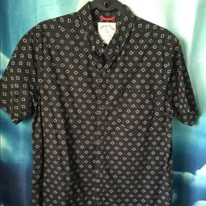 Iron and Resin black shirt L